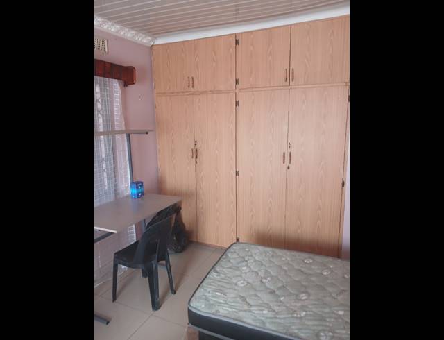 6 BEDROOM HOUSE FOR SALE IN MADADENI B